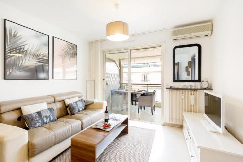 Cannes City Centre Apartment | Le Charme YourHostHelper