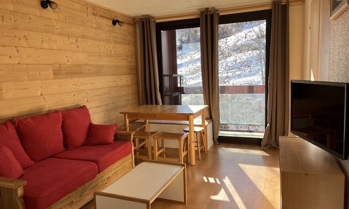 Le Corbier Apartment | Le Corbier (Les Sybelles) - 3 rooms - At the foot of the slopes - South facing.