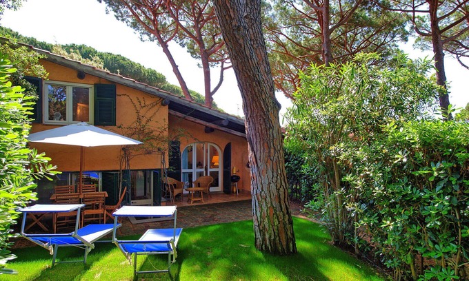 Castiglione della Pescaia Apartment | Le Dune - Apartment 20 m from the beach