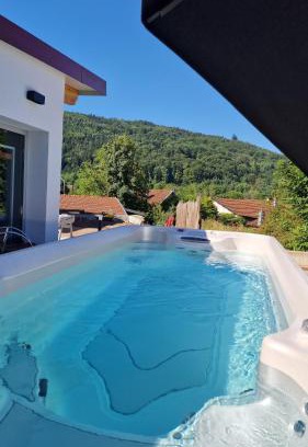 Laveline-du-Houx Ski Chalet | Le Domaine de la Répandise