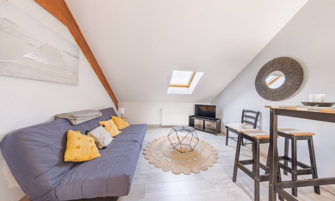 Montlucon Apartment | Le Duplex - Proche Gare