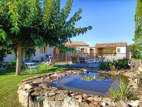 Cavaillon Bed & Breakfast | Le faré tchanqué chambre d'hôtes, parking gratuit sur place