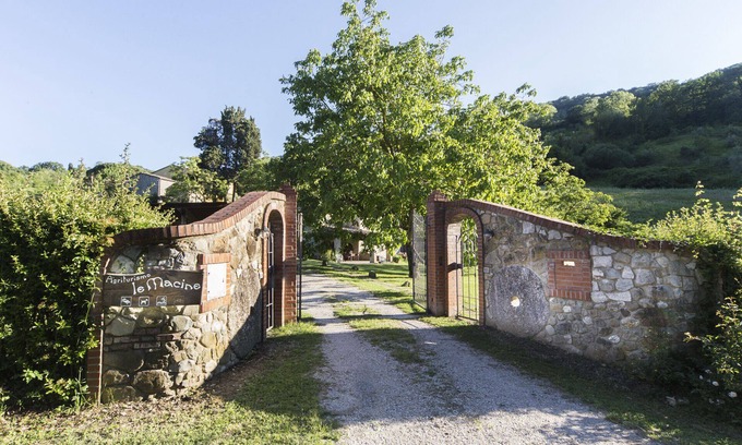 Volterra House | Le Macine, a wonderful ancient restored watermill with Pool