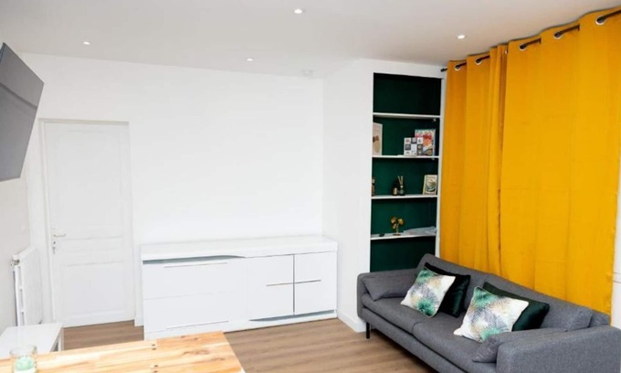 Deuil-la-Barre Apartment | Le Mermoz1: Apartment 15min of Paris