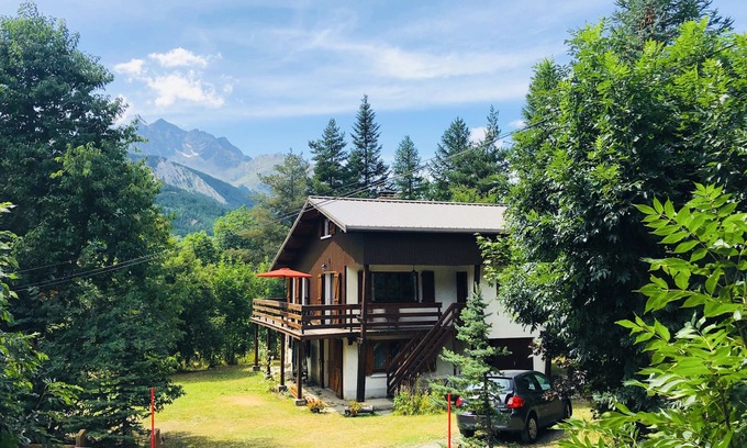 Le Serre Barbin Ski Chalet | Le Monetier Les Bains: chalet - Le Monétier les Bains