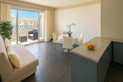 Antibes Old Town Apartment | Le Monte Carlo