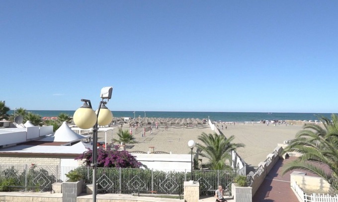 Margherita di Savoia Bed & Breakfast | Le Nereidi B&B