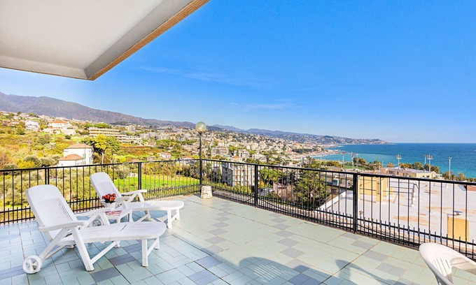 Sanremo Apartment | Le Orchidee 19 by Wonderful Italy