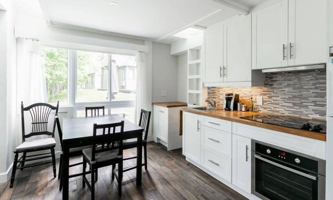 Mont-Tremblant Pedestrian Village Condo | Le P'tit Caché, 4 min de Ski Tremblant