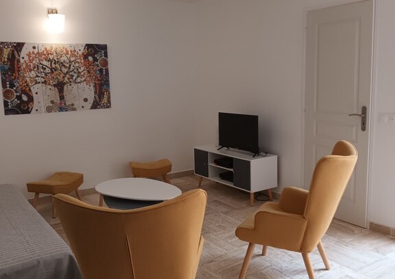 Sainte-Maxime City Centre Apartment | Le palais de la mer in Sainte-Maxime