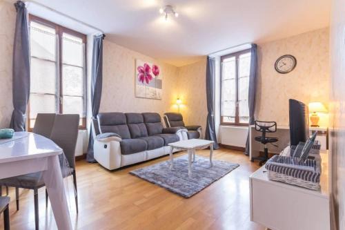 Cosne-Cours-sur-Loire House | Le Papillon