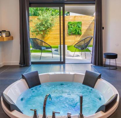 Perverie House | Le Secret - Nuit romantique avec Jacuzzi privatif - Champagne offert - Climatisation