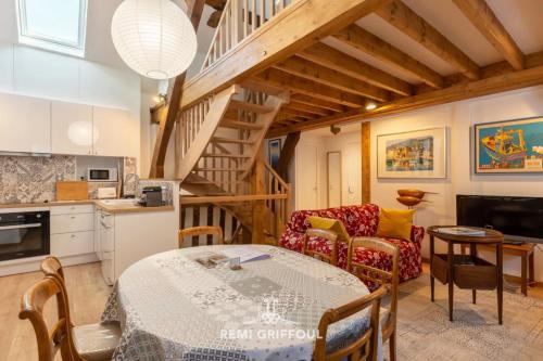 Honfleur Apartment | Le Séjour Honfleurais 3 Duplex with Local Charm City Center 4 Guests