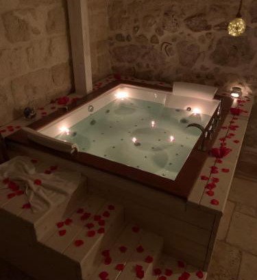 Manfredonia House | Le Vecchie Mura suite & room