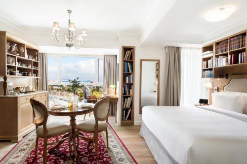 Heraklion Hotel | Legacy Gastro Suites