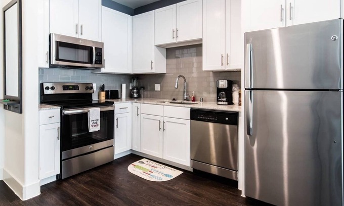 Legacy Park Apartment | Legacy West|Corporate|1Bed|Courtyard View