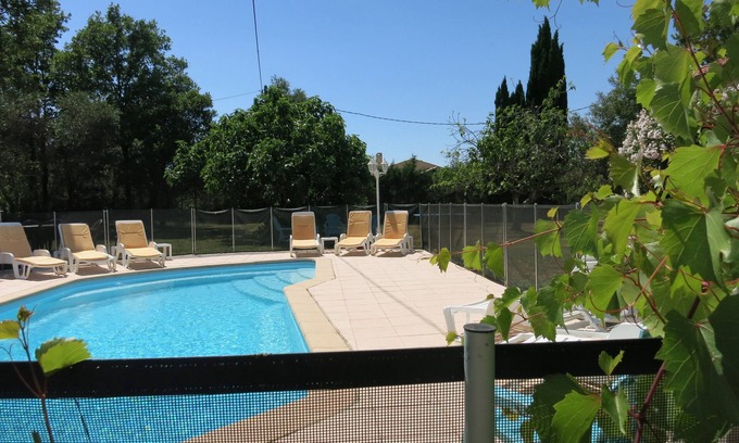 Bagnols-en-Foret Villa | Lei 3 Cigalo 6pers. Villa Spacieuse Confortable au Calme Piscine À16km de la mer