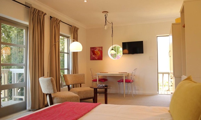 Knysna Apartment | Leisure Isle Knysa apartment with balcony and view