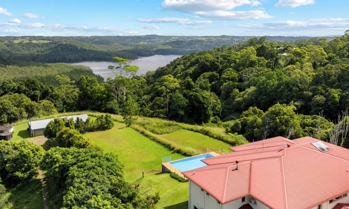 Montville House | Lemon Grove - Montville Manor with Lake & Mountain Views
