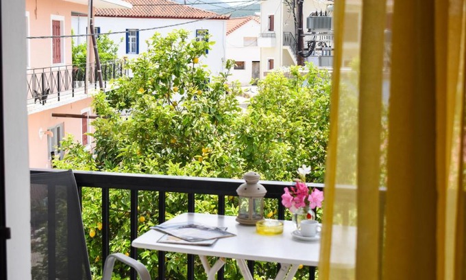 Foinikounta Apartment | Lemon Studio only 150m to the beach