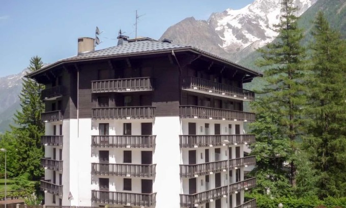 Chamonix City Centre Apartment | Les Aiguilles du Brévent by Interhome
