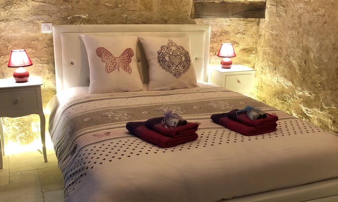 Sarlat-la-Caneda Historic Center Apartment | LES ARCADES in the heart of the medieval city of Sarlat