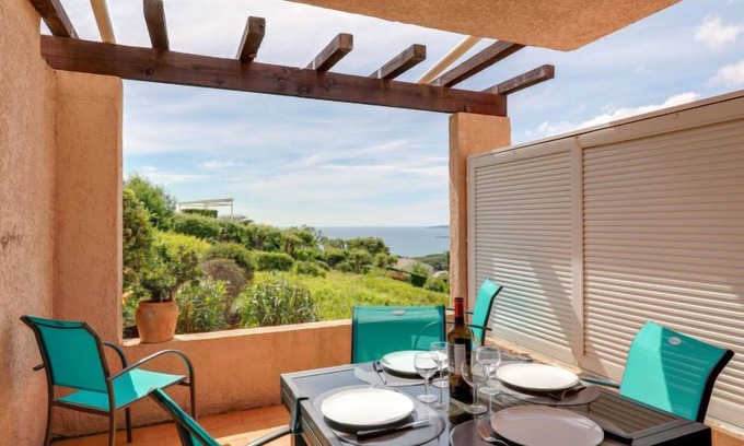 La Nartelle Apartment | Les Coteaux de la Nartelle by Interhome
