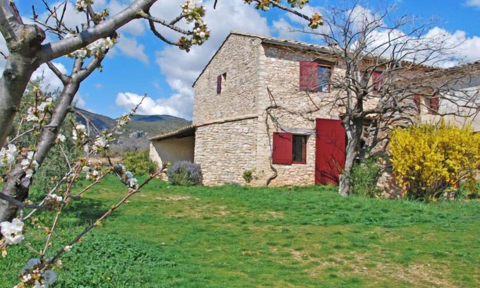 Saint-Saturnin-les-Apt House | Les Geais by Interhome