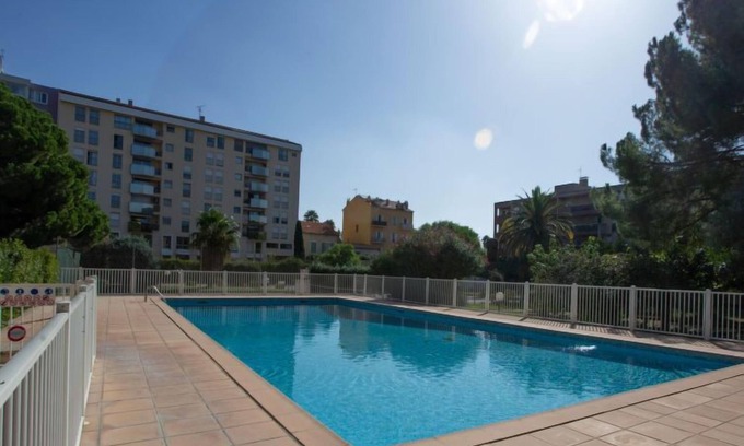 Hyeres City Centre Apartment | Les Jardins du Luxembourg by Interhome
