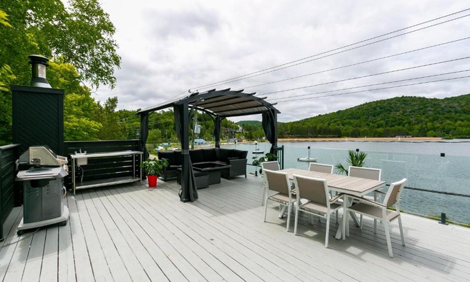 Sainte-Agathe-des-Monts Apartment | Les Lofts du Lac des Sables 1 by KASANIA