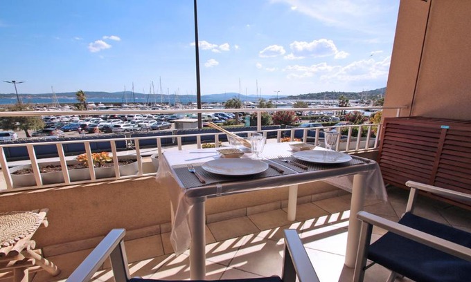 Sainte-Maxime City Centre Apartment | Les Mimosas