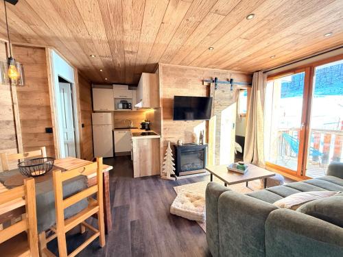 Les Orres Apartment | Les Orres 1800 - Spacieux T3 6 pers SUD Vue Piste