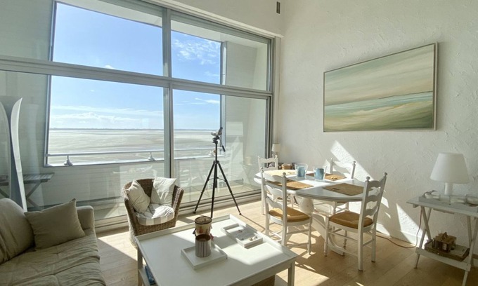 Le Crotoy Apartment | Les Pieds dans l'Eau, bay view for 6 people