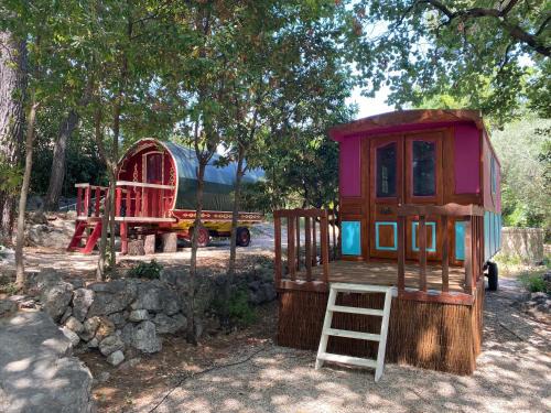 Mougins Cabin | Les roulottes de Bayama - logement insolite avec jacuzzi