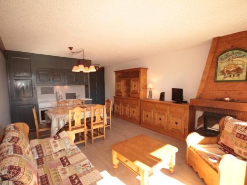 Les Saisies Apartment | Les Saisies - Charmant 2 pièces cabine avec cheminée - 6 pers, plein sud, proche pistes - FR-1-293-20