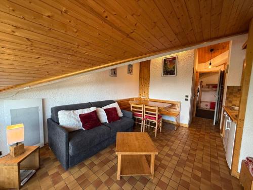 Les Saisies Apartment | Les Saisies - Grand Studio Cabine 4 pers avec balcon sud - FR-1-293-117