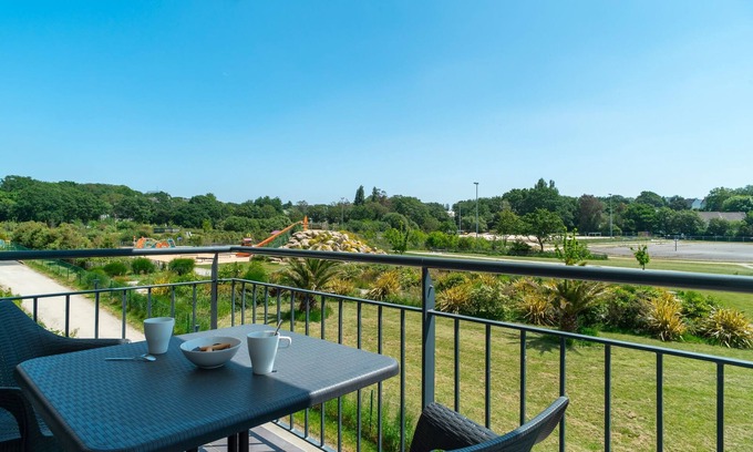 Concarneau Apartment | Les Thermes 515 - Appt avec piscine partagée