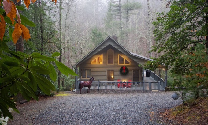 Ferguson Cabin | Let's Get Lost in Romantic 8-Guest Retreat w/Playful Days & Restful Nights!