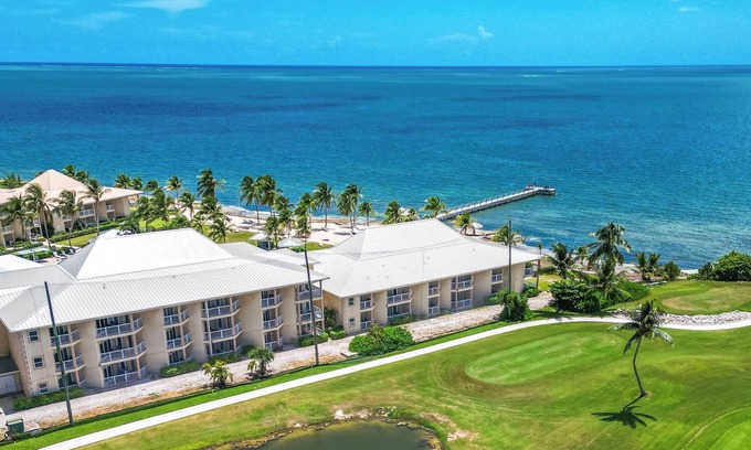 Crystal Harbour Apartment | Let's Runaway to the Island! 3 Island View Units, Pets Allowed, Near Camana Bay!