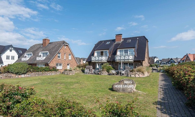 Wenningstedt-Braderup Apartment | LH Heidegrund, App.1 - Very close to the beach 3-room apartment with approx. 75 m², for