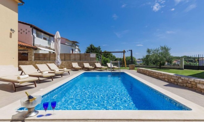 Stinjan House | Licardo by Interhome