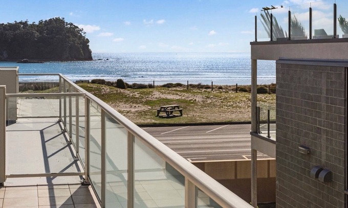 Mount Maunganui Cottage | License to Chill - Mt Maunganui Holiday Apartment