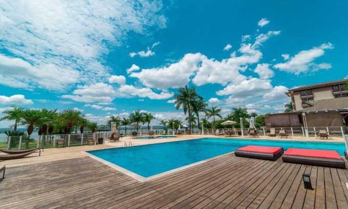 Smin Apartment | Life Resort às margens do lago