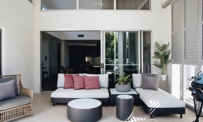 Parrearra House | Lifestyle and Location on 'The Island' at Kawana