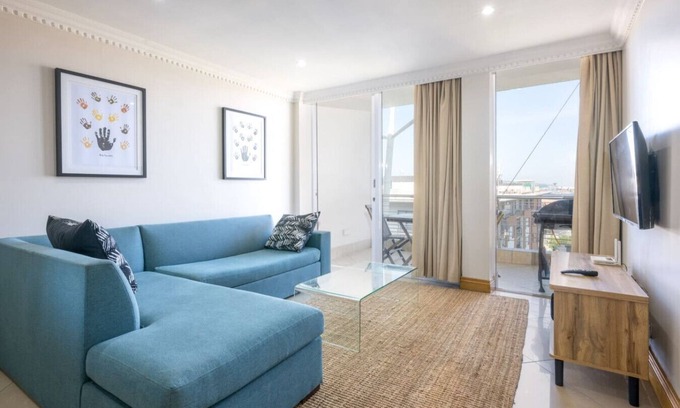 Durban Point Apartment | Light and Lovely Gem G710