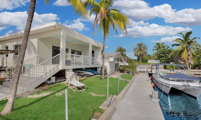 Key Largo House | Light & Bright 2-Bedroom Home + Office, Oceanside Canal, MM105, Upper Key Largo
