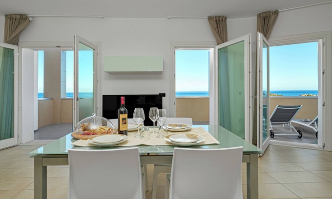 Golfo Aranci Apartment | Light-flooded Apartment "Villa Marconi 9" with Sea View & Private Terrace