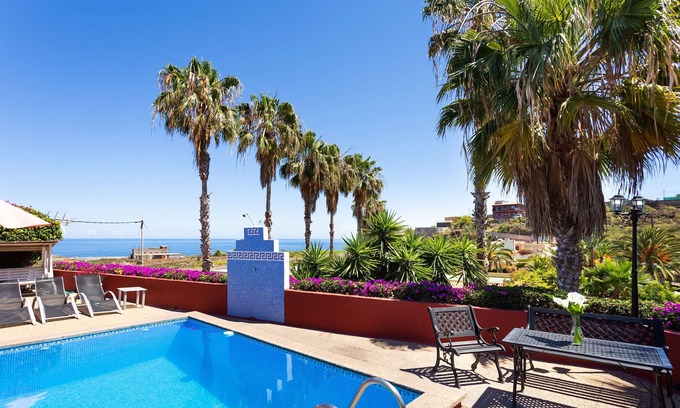 Icod de los Vinos Apartment | Light-flooded Holiday Apartment Granito with Mountain View, Sea View