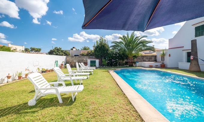 Ciudadela Villa | Light-flooded villa close to the sea