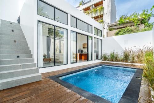 Batu Bolong Villa | Light House